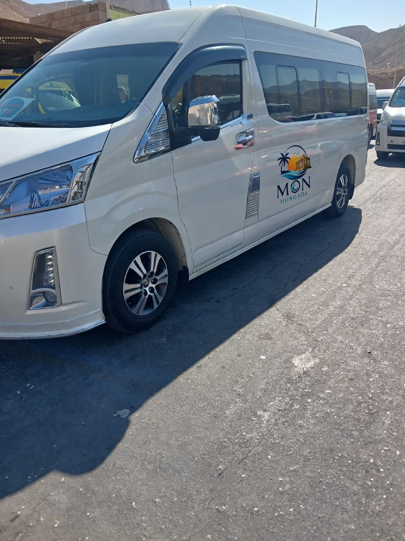 Mon Hurghada Toyota Hiace van